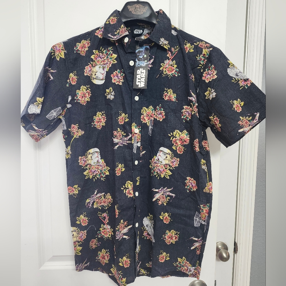 Disney Star Wars Floral Stormtrooper Hawaiian Button Down Shirt Men's Small - Picture 2 of 5